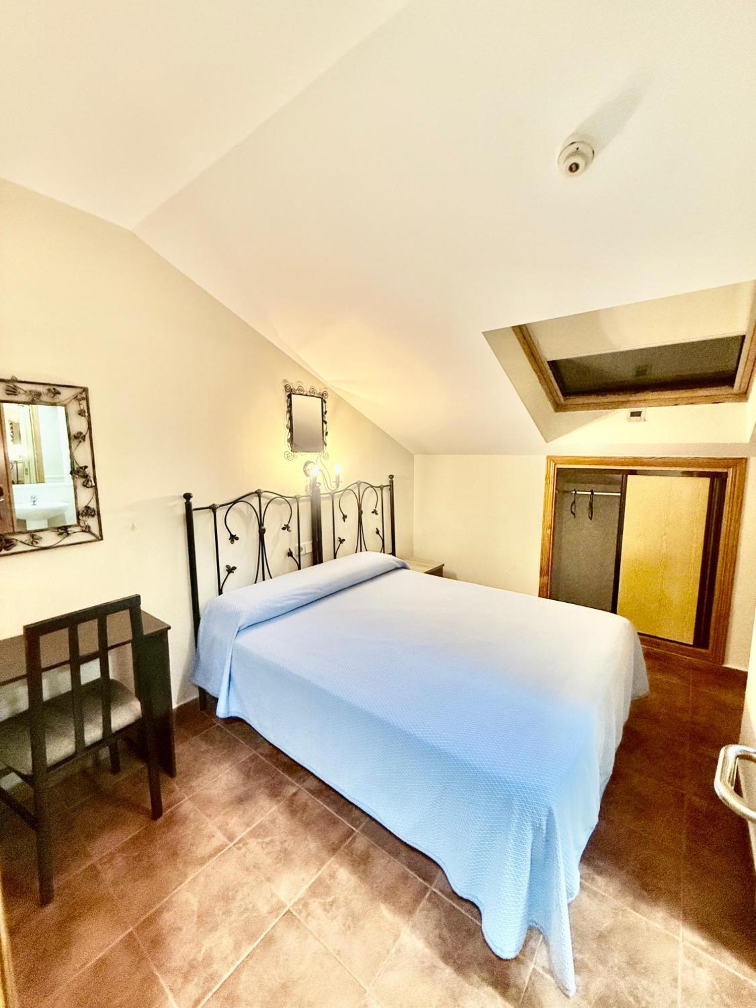 Hostal San Martin ซานมาร์ตินเดลาเวกา ภายนอก รูปภาพ